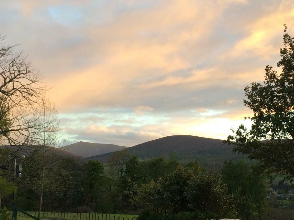 Parkmore Holiday Cottages Dufftown Extérieur photo